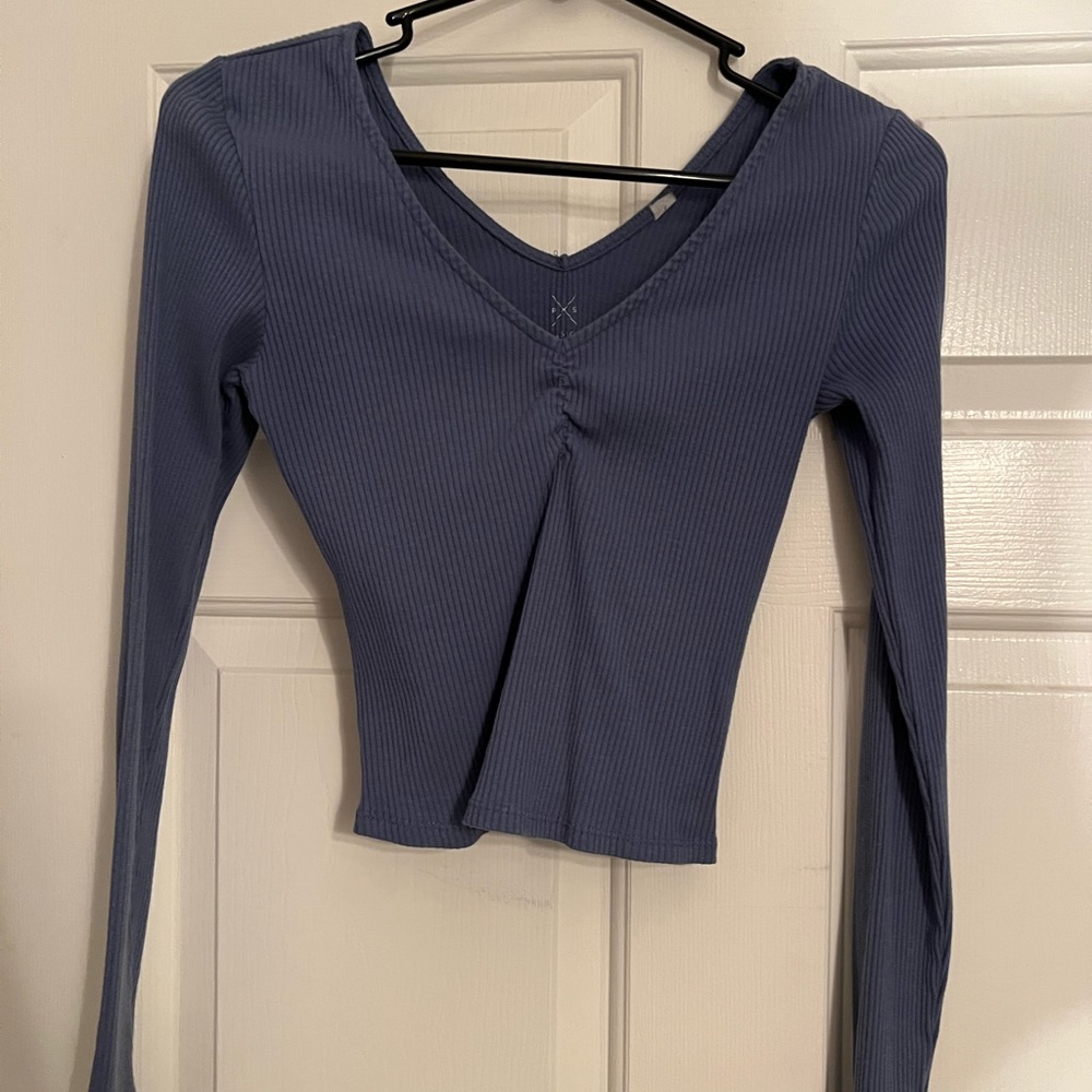 Women’s blue cropped long sleeve